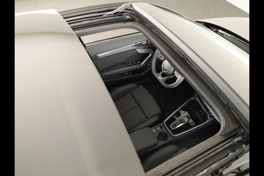 Audi A3 Sportback 45 TFSI e S edition Competition 272pk | Private Lease € 916,00 per maand* | Panoramadak | Sonos 3D | Ambient light | Parkeercamere | Adaptieve cruise controle