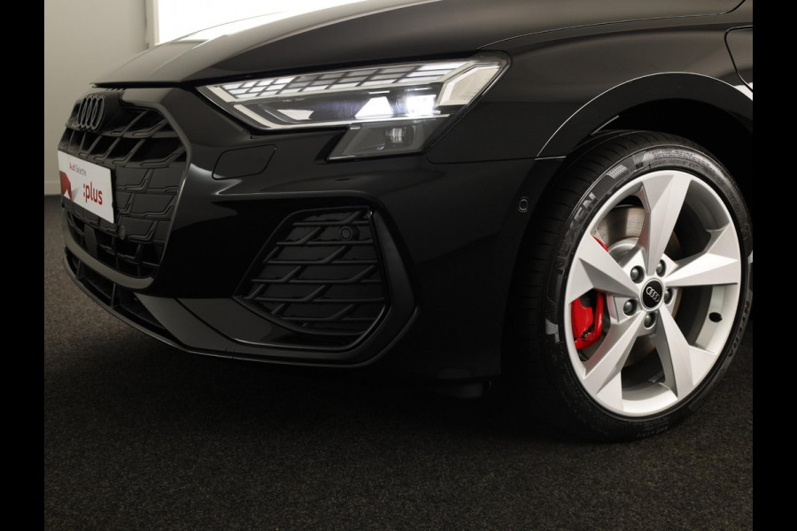 Audi A3 Sportback 45 TFSI e S edition Competition 272pk | Private Lease € 916,00 per maand* | Panoramadak | Sonos 3D | Ambient light | Parkeercamere | Adaptieve cruise controle