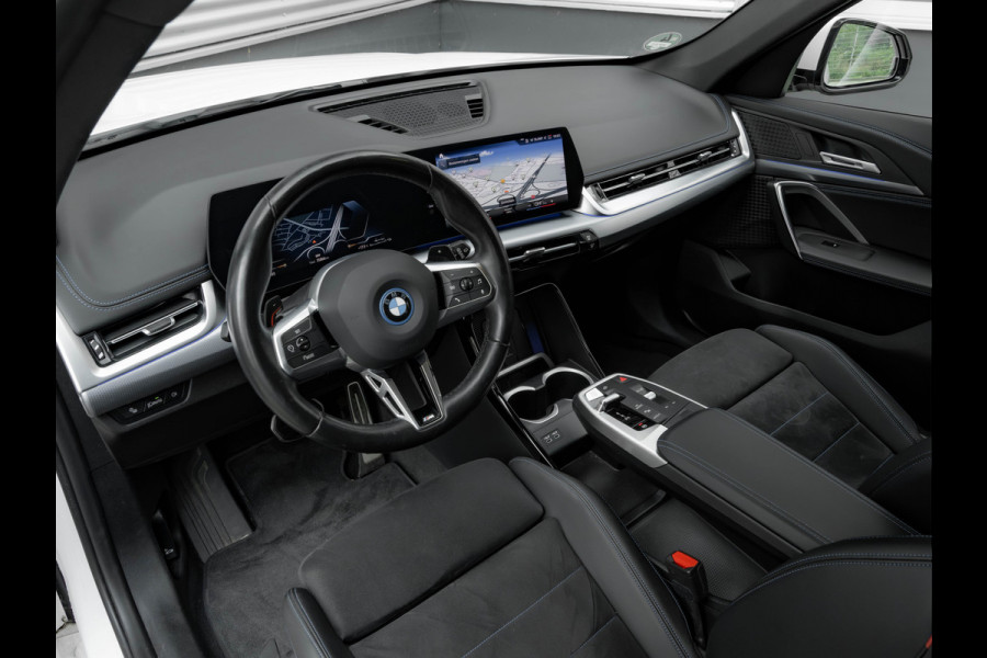 BMW X1 xDrive25e M-Sport - Stoelverwarming - Camera - Adaptive LED