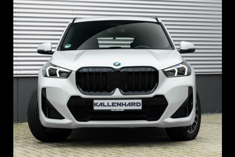 BMW X1 xDrive25e M-Sport - Stoelverwarming - Camera - Adaptive LED