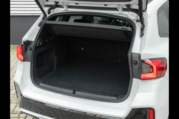 BMW X1 xDrive25e M-Sport - Stoelverwarming - Camera - Adaptive LED