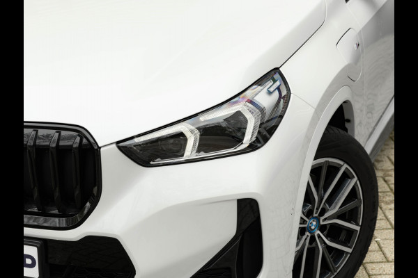 BMW X1 xDrive25e M-Sport - Stoelverwarming - Camera - Adaptive LED