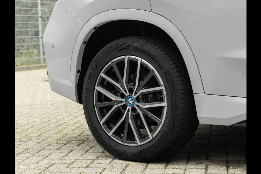 BMW X1 xDrive25e M-Sport - Stoelverwarming - Camera - Adaptive LED