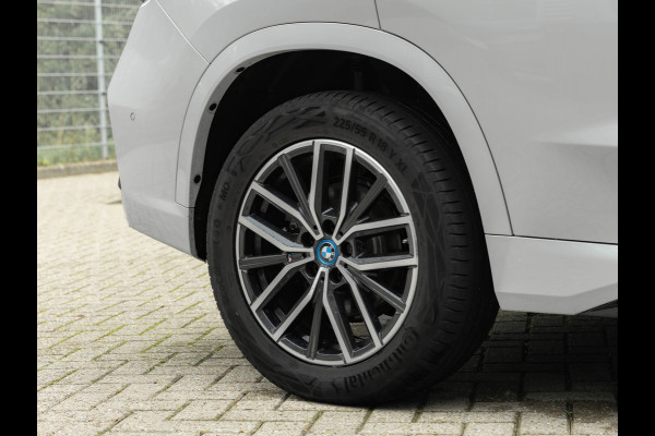 BMW X1 xDrive25e M-Sport - Stoelverwarming - Camera - Adaptive LED