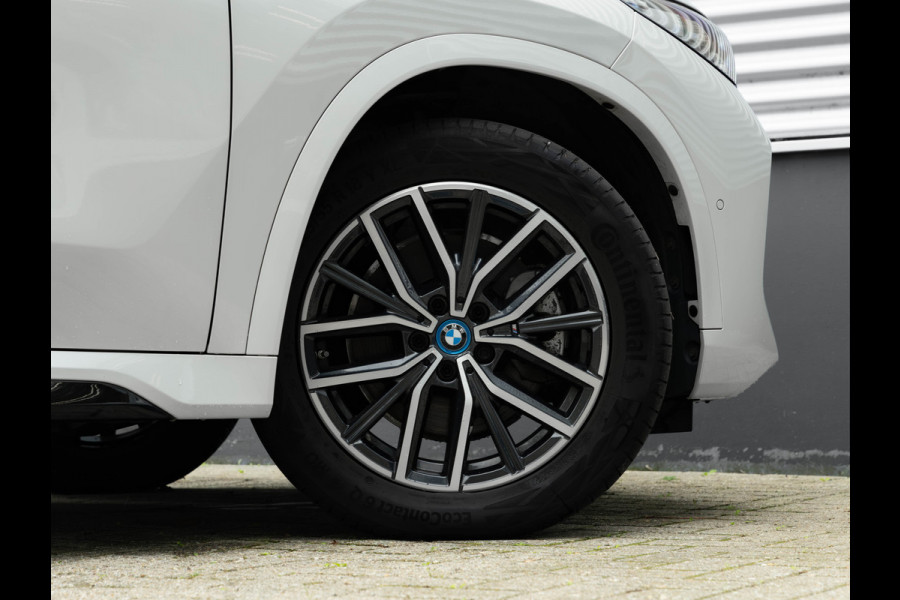 BMW X1 xDrive25e M-Sport - Stoelverwarming - Camera - Adaptive LED