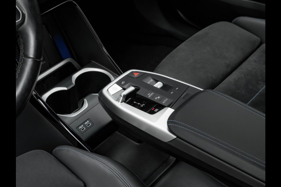BMW X1 xDrive25e M-Sport - Stoelverwarming - Camera - Adaptive LED
