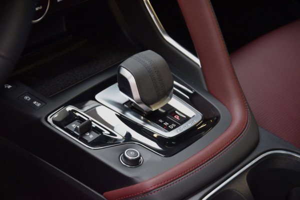 Jaguar E-Pace 1.5 P270e R-Dynamic HSE Navi|Leder|1e Eig|Dealer Onderhouden|Org.NL|Nwp.80.000|ACC|Head Up