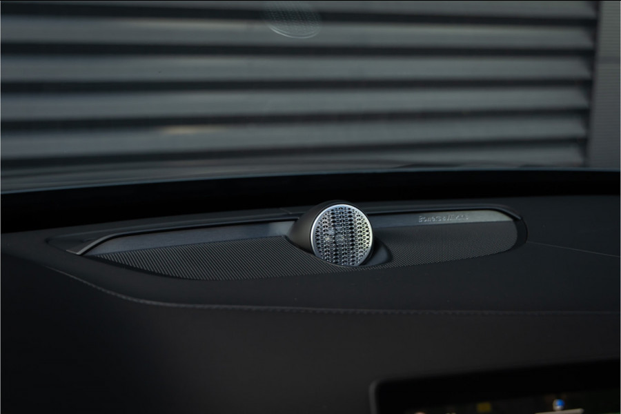 Volvo XC90 2.0 T8 Plug-in hybrid AWD Ultra Dark Luchtvering- Bowers & Wilkins
