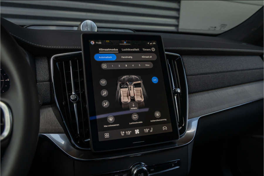 Volvo XC90 2.0 T8 Plug-in hybrid AWD Ultra Dark Luchtvering- Bowers & Wilkins
