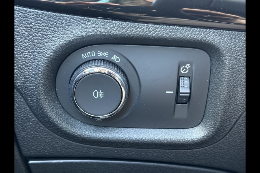 Opel Astra Sports Tourer 1.2 Business Elegance ✓1e Eigenaar✓110pk✓Carplay✓Camera✓Navi✓Clima✓Cruise✓Halfleder✓Comfortstoel✓Pdc V+A✓6 Bak✓Dealer Onderhouden✓Keyless✓Lm velgen✓N.A.P✓Apk tot 06-2027