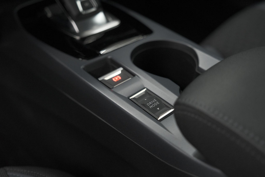 Peugeot 2008 1.2 PureTech 130 Allure | Navigatie | Camera | Parkeersensoren | Apple Carplay