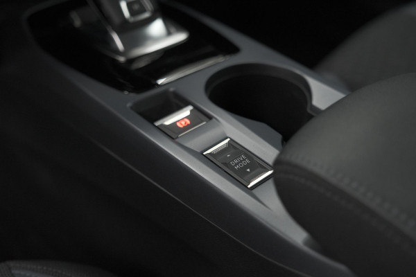 Peugeot 2008 1.2 PureTech 130 Allure | Navigatie | Camera | Parkeersensoren | Apple Carplay