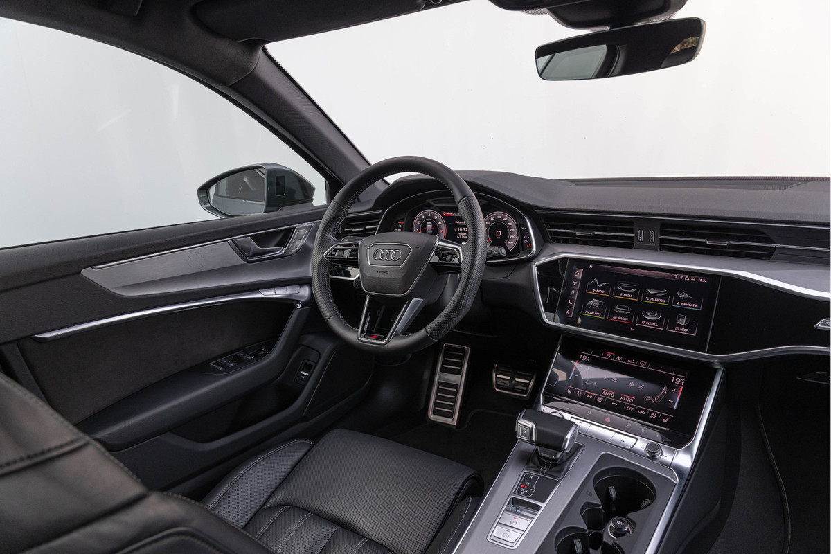 Audi A6 Avant 55 TFSI Quattro 340pk S-line Luchtv. HD-Matrix 4-wielsturing Standkachel ACC