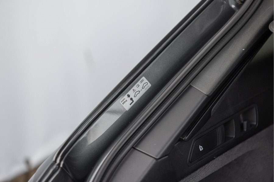 Audi A6 Avant 55 TFSI Quattro 340pk S-line Luchtv. HD-Matrix 4-wielsturing Standkachel ACC