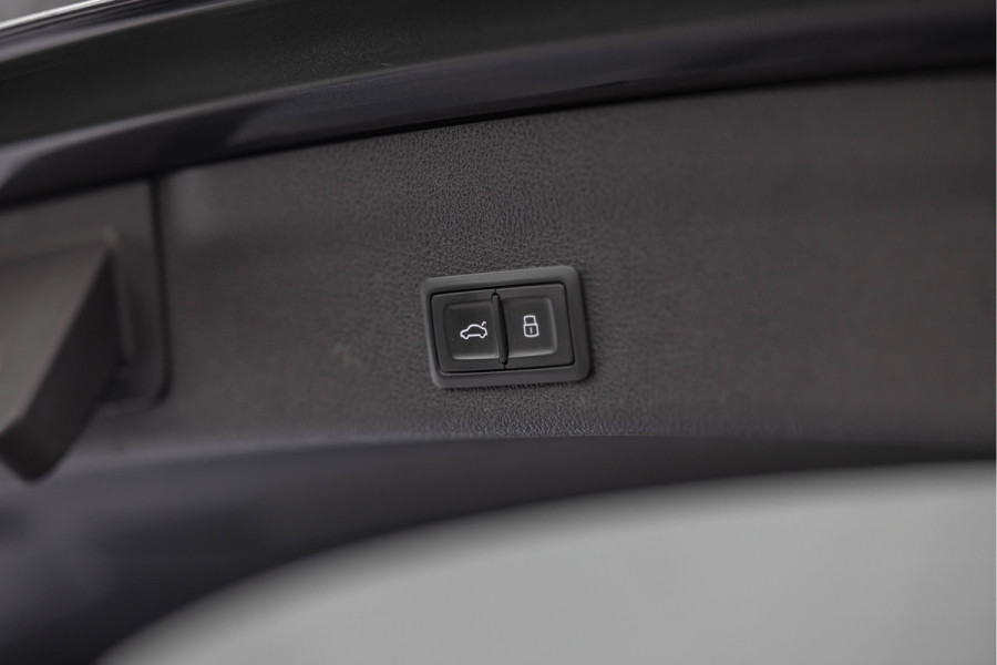 Audi A6 Avant 55 TFSI Quattro 340pk S-line Luchtv. HD-Matrix 4-wielsturing Standkachel ACC