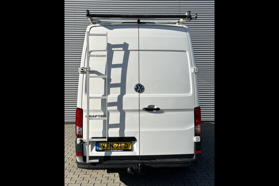 Volkswagen Crafter 35 2.0 TDI RWD L2H2 DC Dubbele cabine Highline 177pk achterwielaanrijving 3500kg trekgewicht