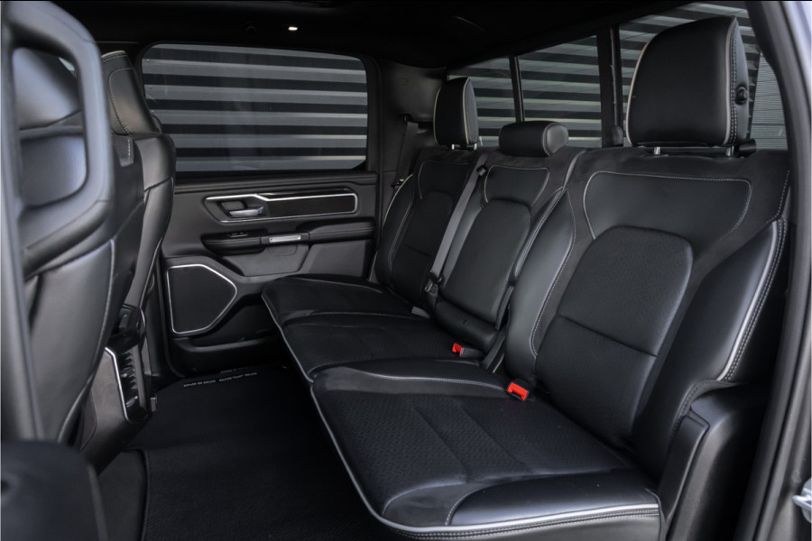 Dodge Ram 1500 5.7 V8 4x4 Crew Cab Laramie Pano - Harman Kardon - Trekhaak