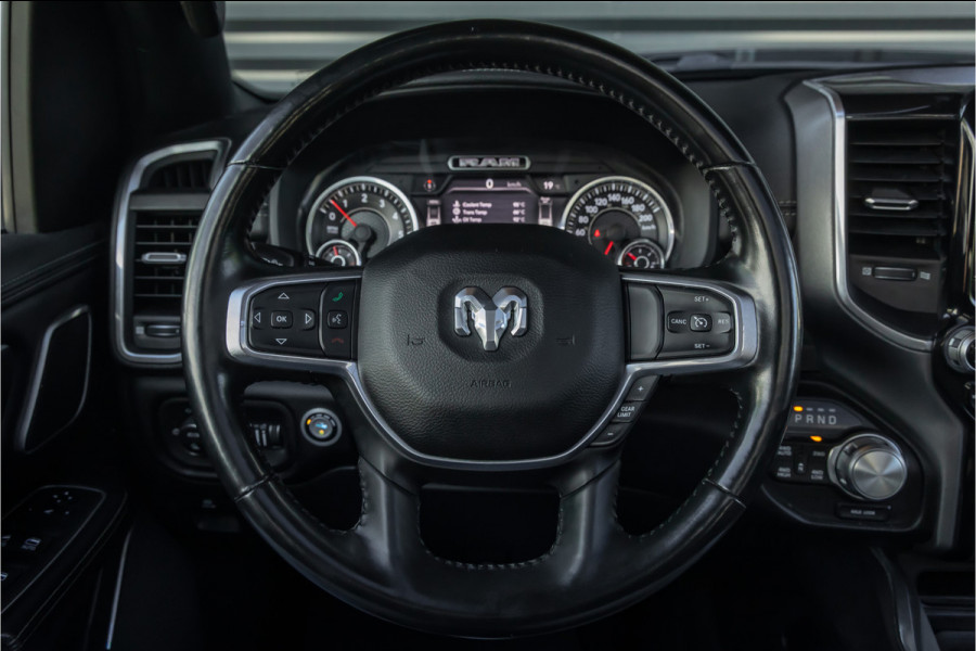 Dodge Ram 1500 5.7 V8 4x4 Crew Cab Laramie Pano - Harman Kardon - Trekhaak