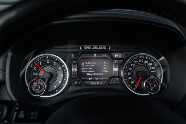 Dodge Ram 1500 5.7 V8 4x4 Crew Cab Laramie Pano - Harman Kardon - Trekhaak