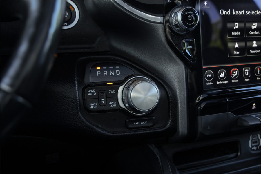 Dodge Ram 1500 5.7 V8 4x4 Crew Cab Laramie Pano - Harman Kardon - Trekhaak