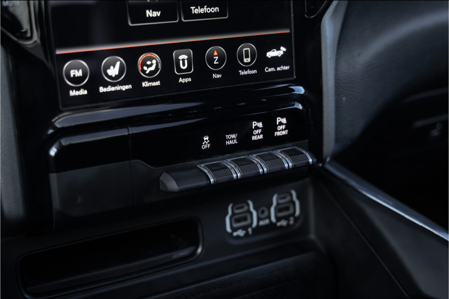 Dodge Ram 1500 5.7 V8 4x4 Crew Cab Laramie Pano - Harman Kardon - Trekhaak