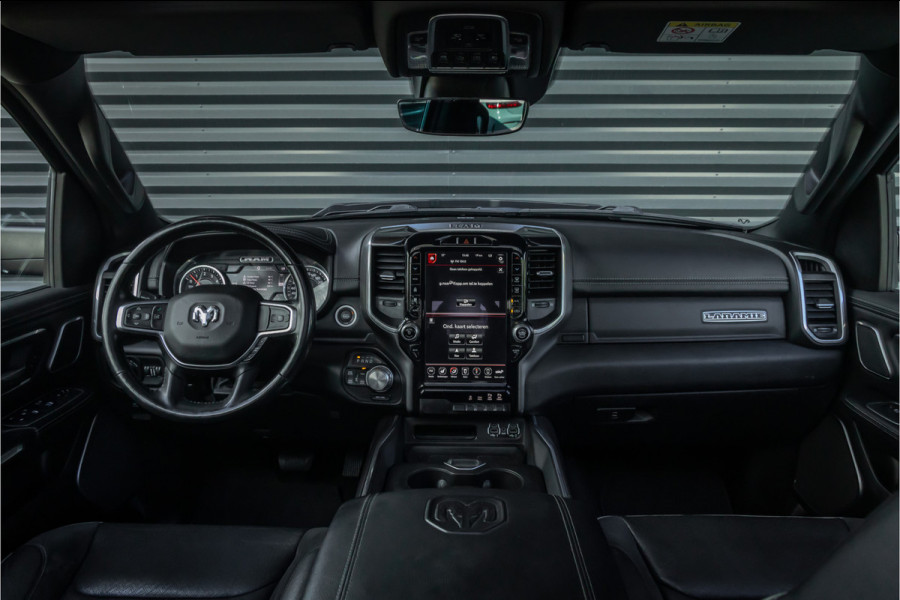 Dodge Ram 1500 5.7 V8 4x4 Crew Cab Laramie Pano - Harman Kardon - Trekhaak