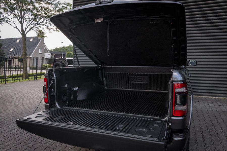 Dodge Ram 1500 5.7 V8 4x4 Crew Cab Laramie Pano - Harman Kardon - Trekhaak