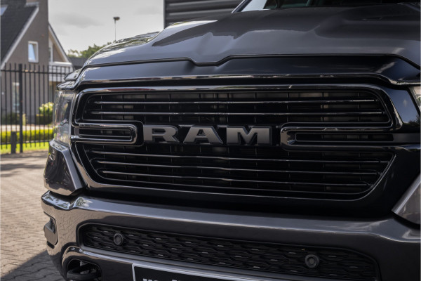 Dodge Ram 1500 5.7 V8 4x4 Crew Cab Laramie Pano - Harman Kardon - Trekhaak