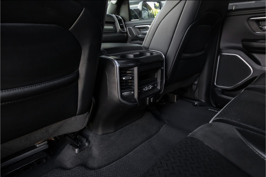 Dodge Ram 1500 5.7 V8 4x4 Crew Cab Laramie Pano - Harman Kardon - Trekhaak