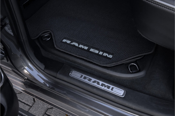 Dodge Ram 1500 5.7 V8 4x4 Crew Cab Laramie Pano - Harman Kardon - Trekhaak