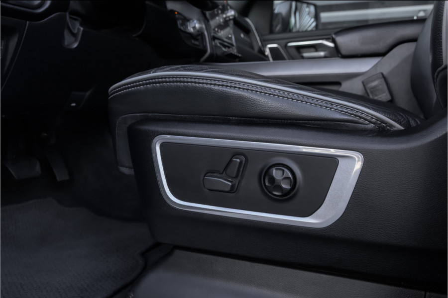 Dodge Ram 1500 5.7 V8 4x4 Crew Cab Laramie Pano - Harman Kardon - Trekhaak