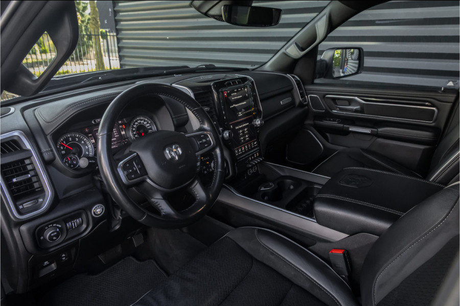 Dodge Ram 1500 5.7 V8 4x4 Crew Cab Laramie Pano - Harman Kardon - Trekhaak