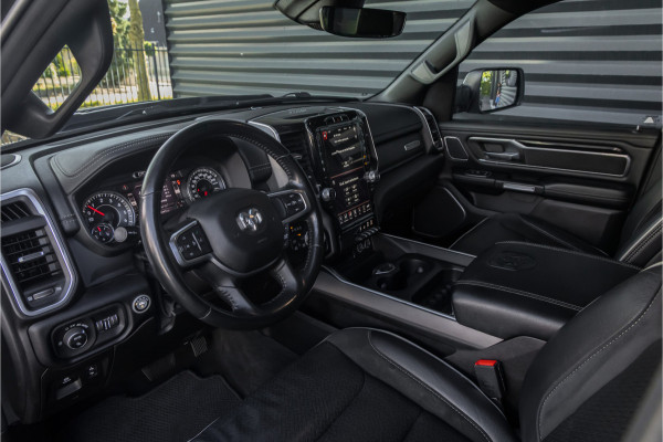 Dodge Ram 1500 5.7 V8 4x4 Crew Cab Laramie Pano - Harman Kardon - Trekhaak