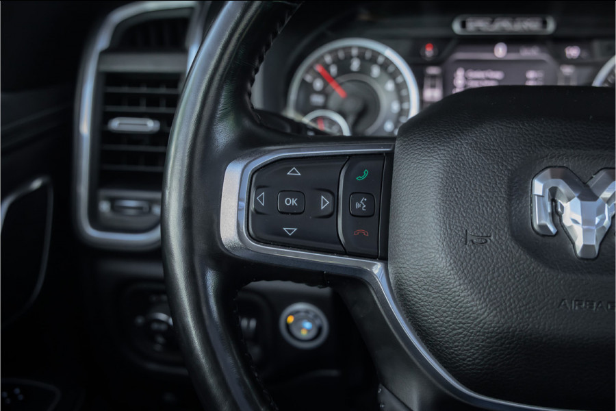 Dodge Ram 1500 5.7 V8 4x4 Crew Cab Laramie Pano - Harman Kardon - Trekhaak