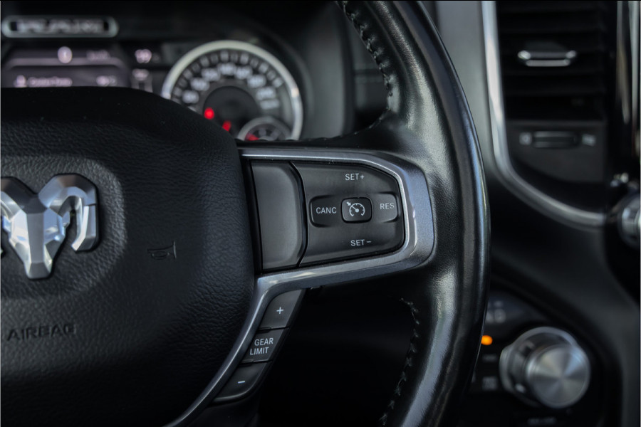Dodge Ram 1500 5.7 V8 4x4 Crew Cab Laramie Pano - Harman Kardon - Trekhaak