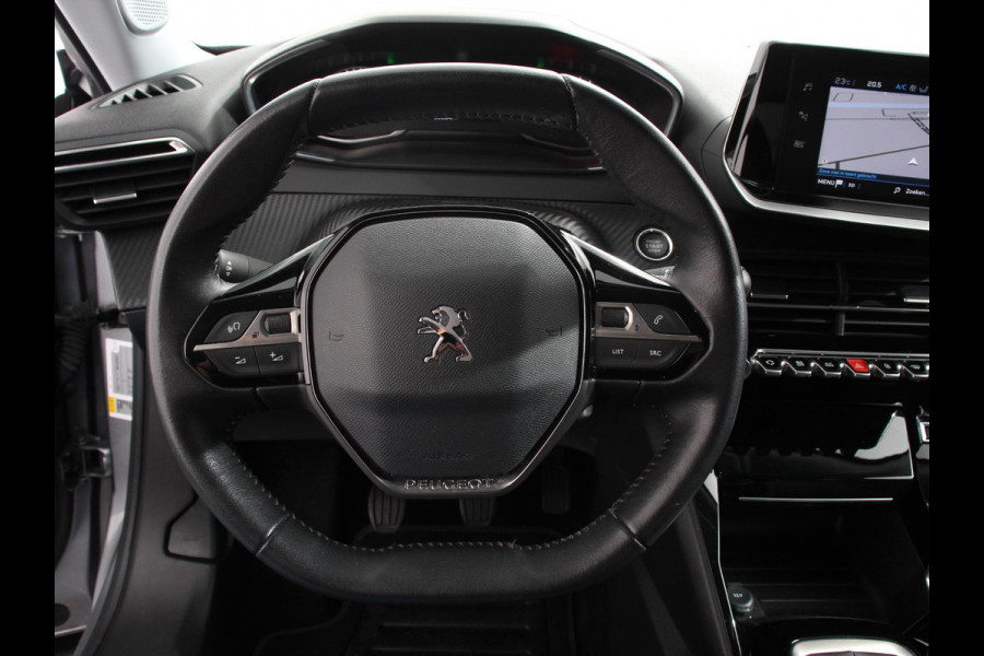 Peugeot 2008 1.2 PureTech Allure Navigatie Cruise control Lichtmetalen velgen Climate control Parkeersensor achter Apple Carplay/ Android auto Camera