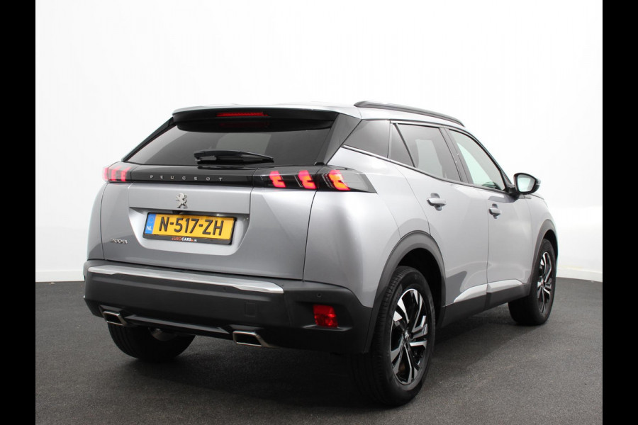 Peugeot 2008 1.2 PureTech Allure Navigatie Cruise control Lichtmetalen velgen Climate control Parkeersensor achter Apple Carplay/ Android auto Camera