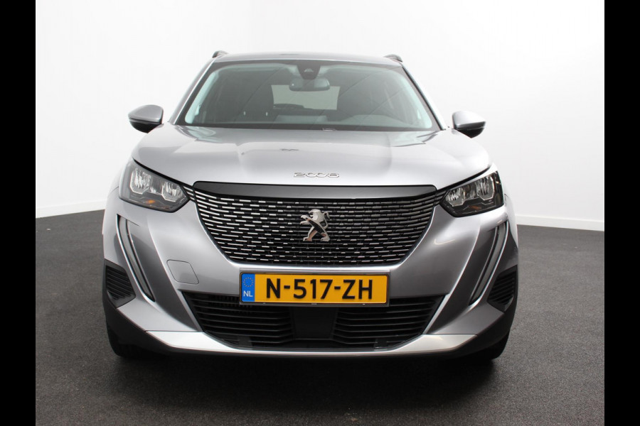 Peugeot 2008 1.2 PureTech Allure Navigatie Cruise control Lichtmetalen velgen Climate control Parkeersensor achter Apple Carplay/ Android auto Camera