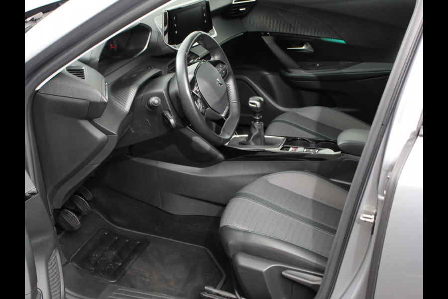 Peugeot 2008 1.2 PureTech Allure Navigatie Cruise control Lichtmetalen velgen Climate control Parkeersensor achter Apple Carplay/ Android auto Camera