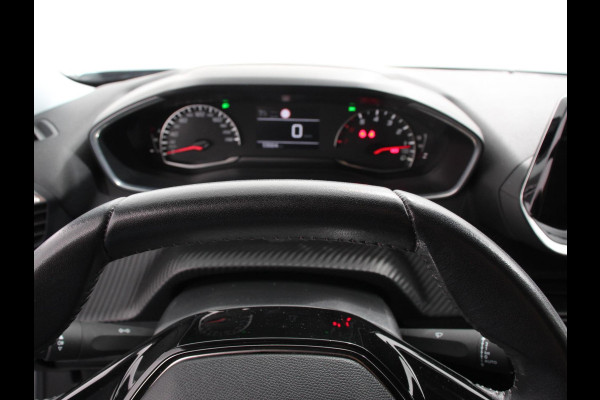 Peugeot 2008 1.2 PureTech Allure Navigatie Cruise control Lichtmetalen velgen Climate control Parkeersensor achter Apple Carplay/ Android auto Camera