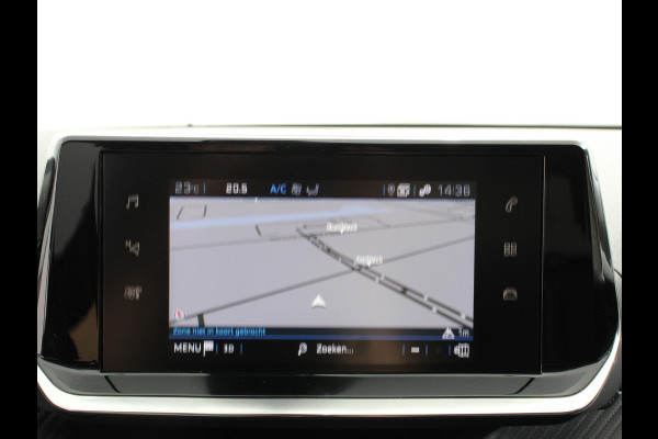 Peugeot 2008 1.2 PureTech Allure Navigatie Cruise control Lichtmetalen velgen Climate control Parkeersensor achter Apple Carplay/ Android auto Camera