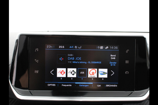 Peugeot 2008 1.2 PureTech Allure Navigatie Cruise control Lichtmetalen velgen Climate control Parkeersensor achter Apple Carplay/ Android auto Camera