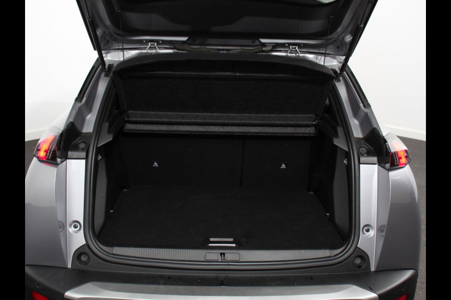 Peugeot 2008 1.2 PureTech Allure Navigatie Cruise control Lichtmetalen velgen Climate control Parkeersensor achter Apple Carplay/ Android auto Camera