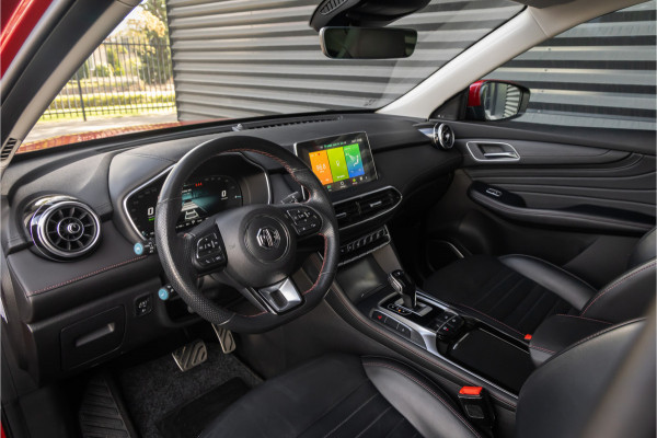 MG EHS 1.5 TGDI Luxury Pano- Carplay - Trekhaak