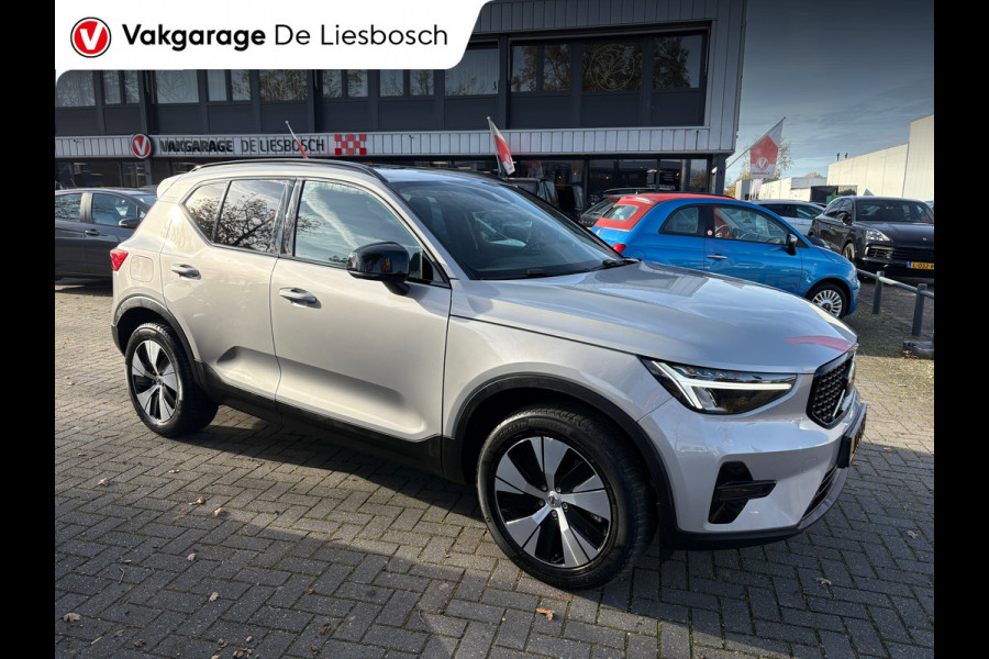 Volvo XC40 1.5 T4 Plug-in hybrid Plus Dark / Panorama-dak / Harman-Kardon / camera / stuur en stoel verwarming