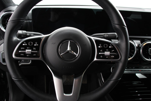 Mercedes-Benz A-Klasse 180 7-DCT Progressive Style Plus Navigatie Climate Control Camera Led 17"Lichtmetalen velgen Dab Half Leder Cruise control