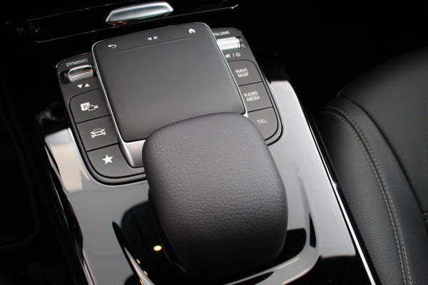 Mercedes-Benz A-Klasse 180 7-DCT Progressive Style Plus Navigatie Climate Control Camera Led 17"Lichtmetalen velgen Dab Half Leder Cruise control