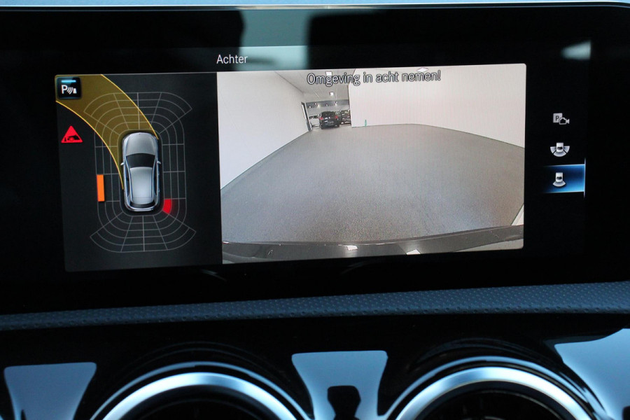 Mercedes-Benz A-Klasse 180 7-DCT Progressive Style Plus Navigatie Climate Control Camera Led 17"Lichtmetalen velgen Dab Half Leder Cruise control