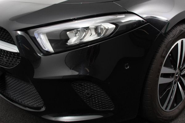 Mercedes-Benz A-Klasse 180 7-DCT Progressive Style Plus Navigatie Climate Control Camera Led 17"Lichtmetalen velgen Dab Half Leder Cruise control