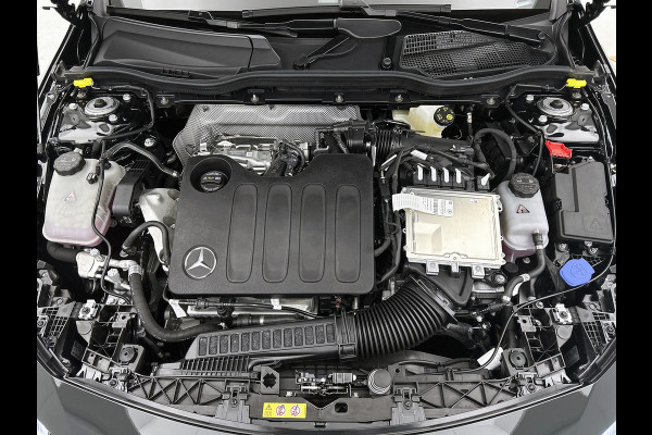 Mercedes-Benz CLA-Klasse 180 Business Solution AMG | Nightpakket | Memorypakket | MULTIBEAM LED | Smartphone integratie | THERMOTRONIC | Inclusief 24 maanden MB Certified garantie voor Europa.